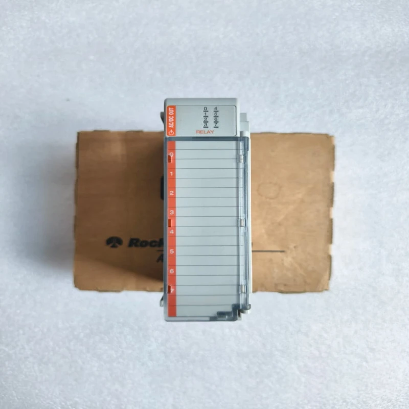 Allen-Bradley 1769-OW8 CompactLogix 8-Point VAC/VDC Relay Output Module thumbnail 6